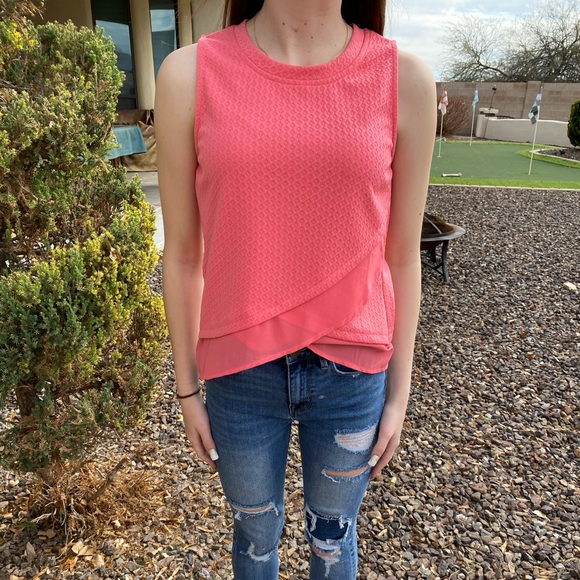 Top - Picture 2 of 3